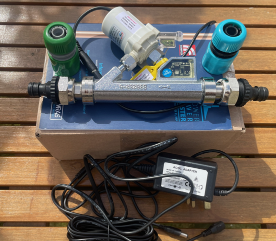 12 Volt DC WrightChoice Fully Automatic Garden Booster - Boost a hosepipe, fits between hosepipes, fits to an outside tap, or just drop it in a water butt.